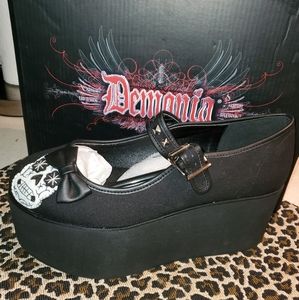 Demonia sugar skull platforms!
